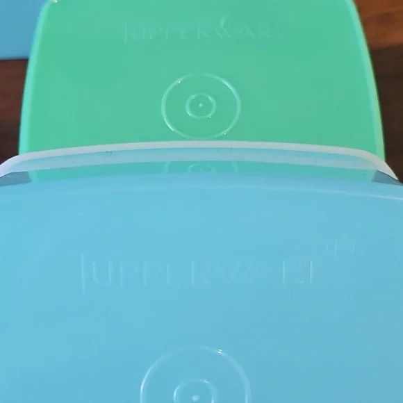 NOS Vintage Tupperware 4 Square Containers with Lids Pastel - Picture 4 of 4